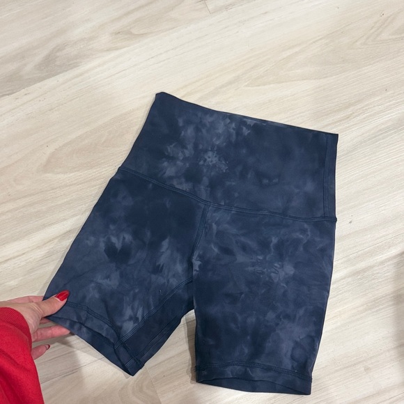 Lululemon Athletica Dark Blue Tie-Dye Bike Shorts - Picture 2 of 3